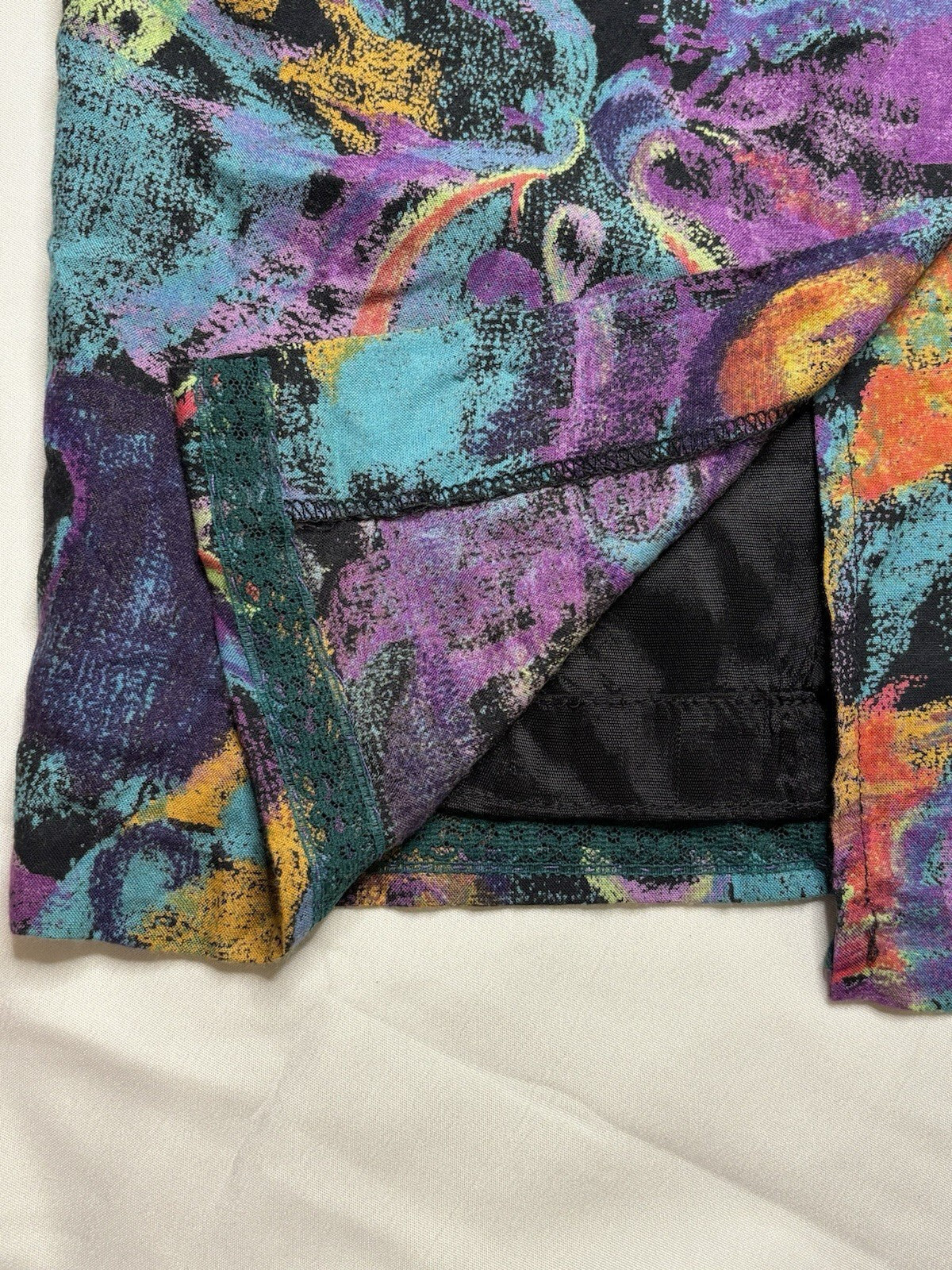 Vintage City Girl California 80s/90s Colorful Abstract Midi