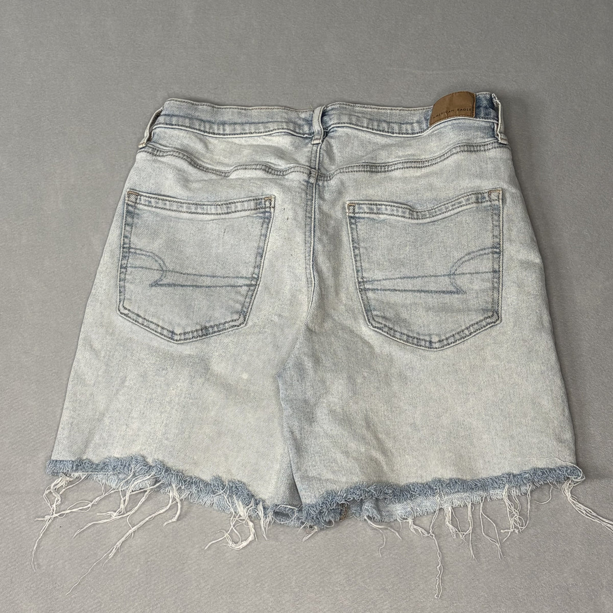 American Eagle Light Wash Denim Shorts Size 8