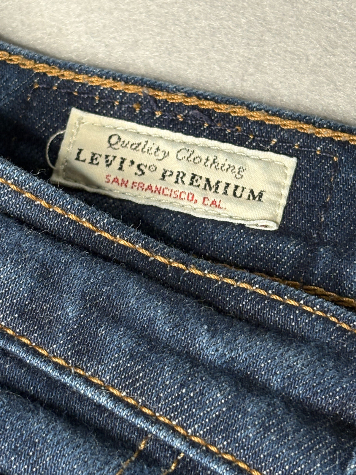 Levi's Premium Ribcage Straight Leg Jeans Size 30