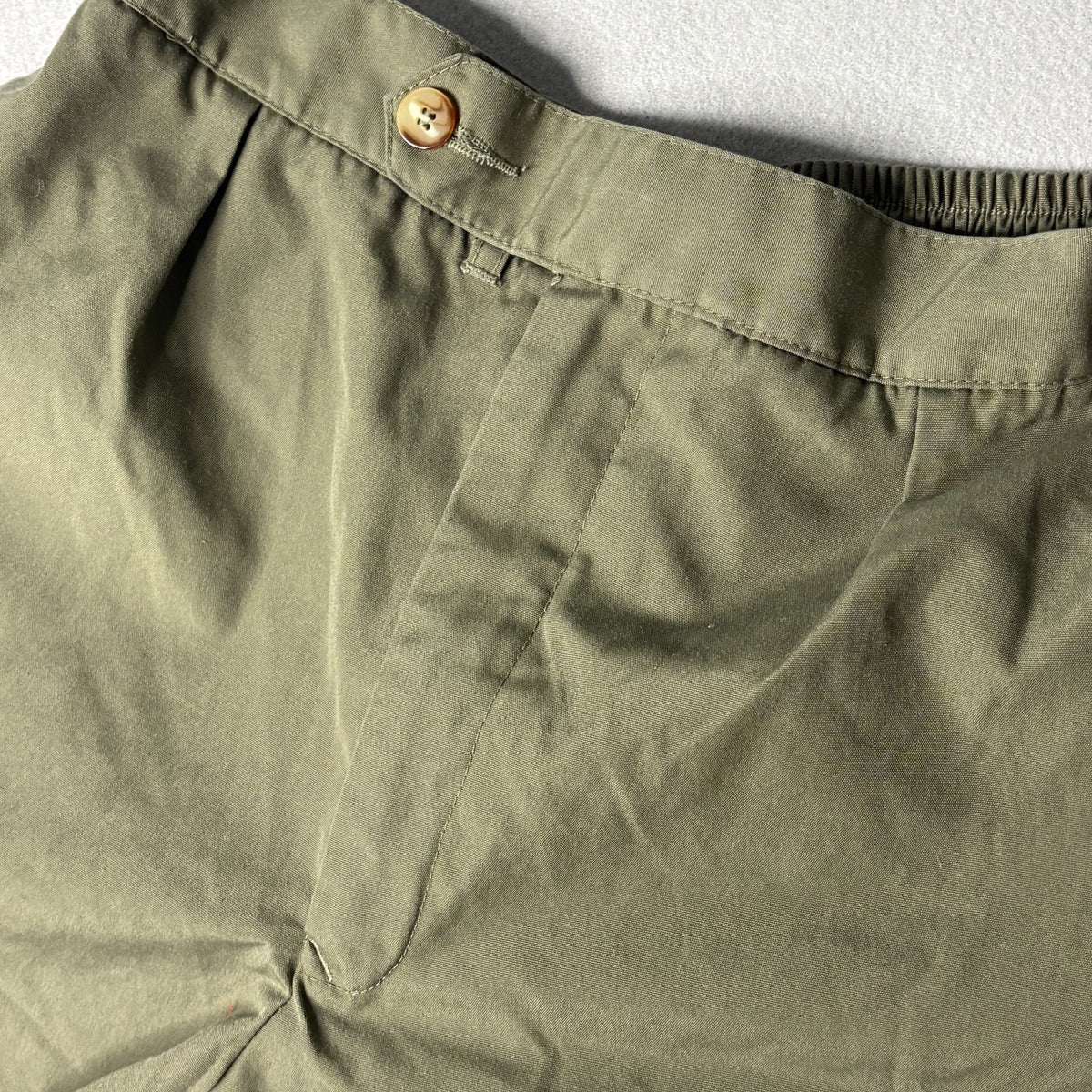 Van Heusen Sportswear Men's Olive Green Shorts Size M 34-36