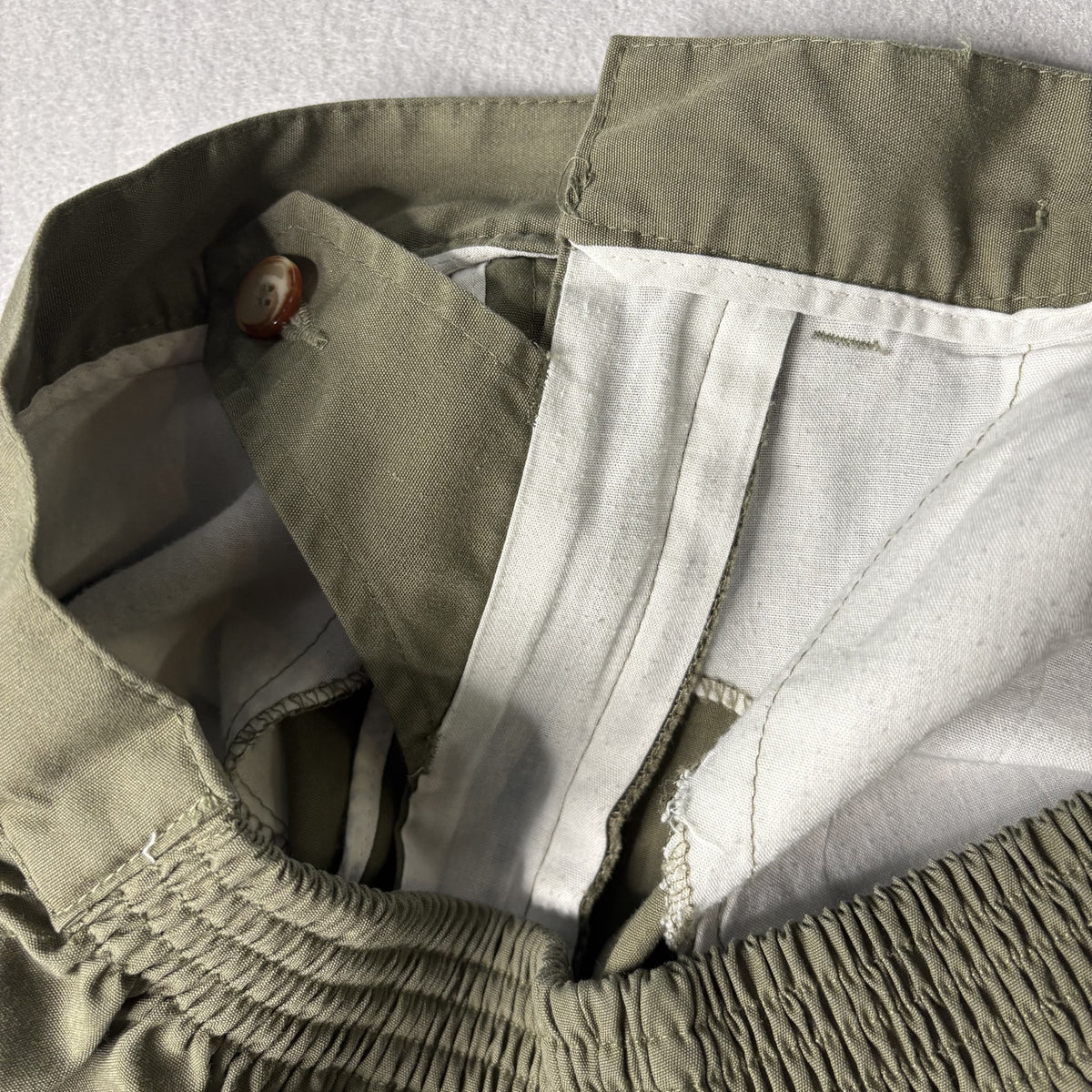 Van Heusen Sportswear Men's Olive Green Shorts Size M 34-36