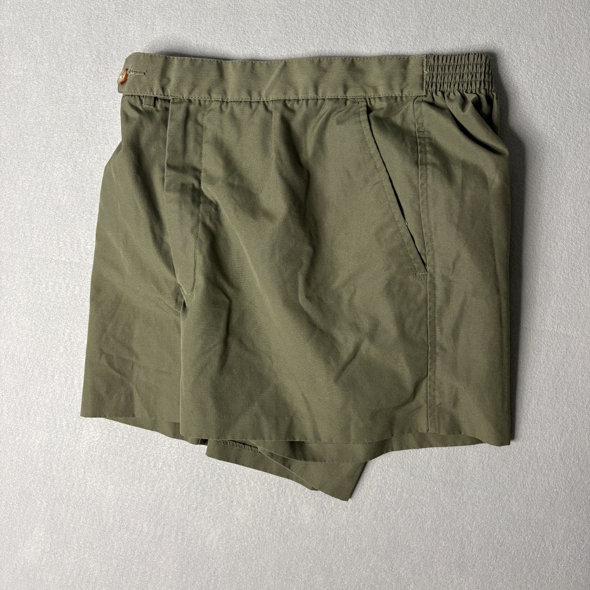Van Heusen Sportswear Men's Olive Green Shorts Size M 34-36