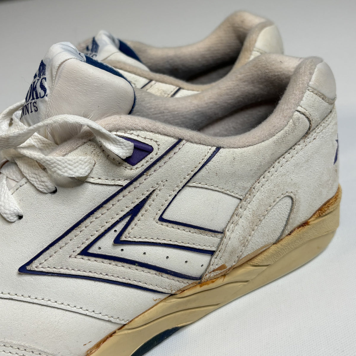Vintage Brooks Team Brooks Leather Sneakers White Korea 10