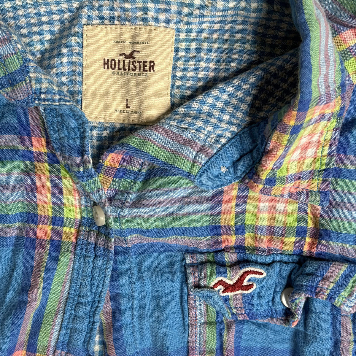 Hollister Men's Blue Plaid Button-Up Shirt Size Large