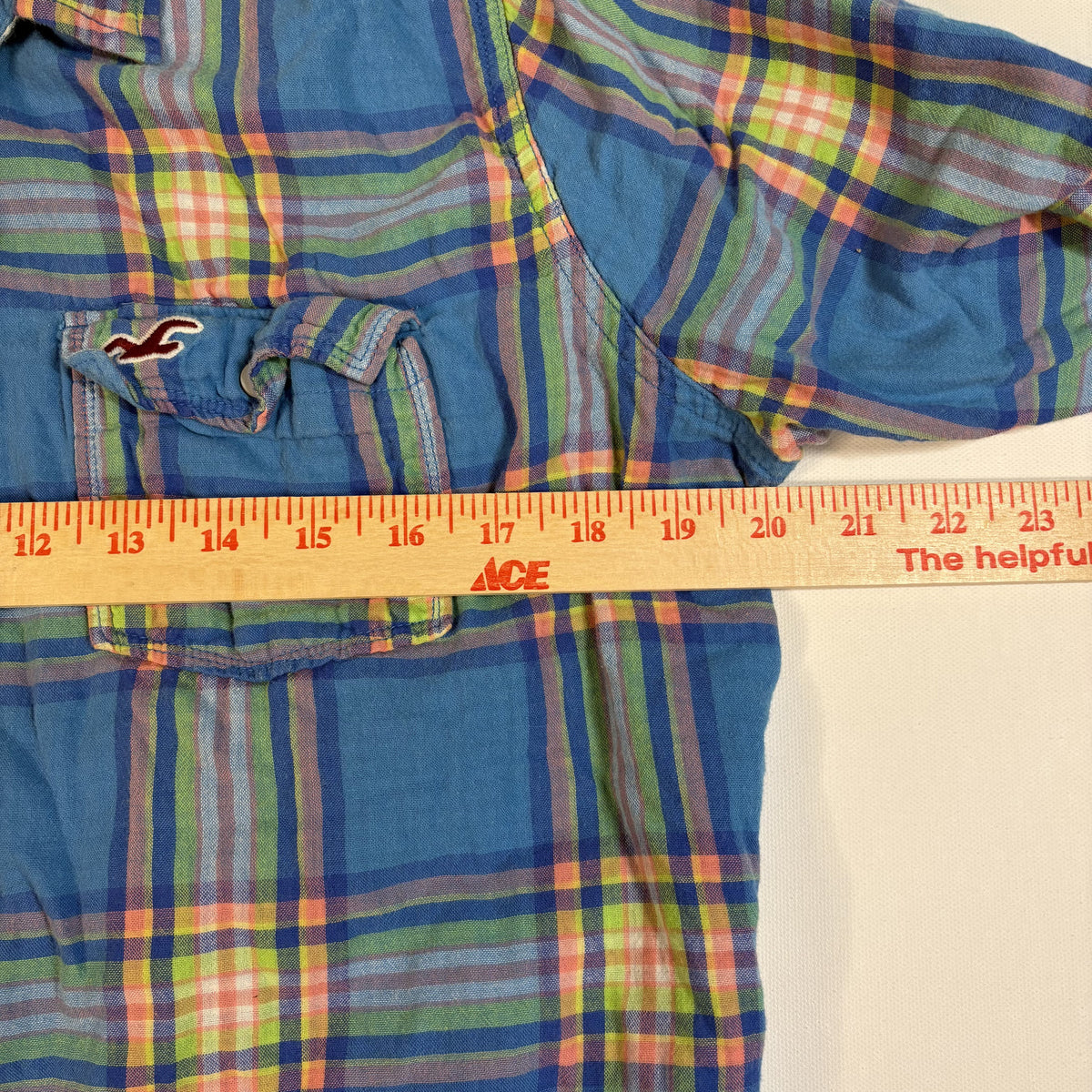 Hollister Men's Blue Plaid Button-Up Shirt Size Large