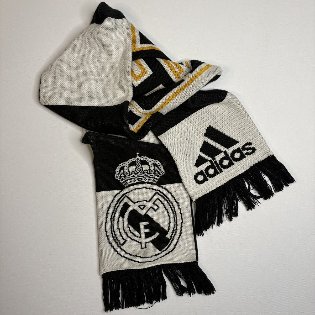 Adidas Real Madrid CF Soccer Fan Scarf White Gold Knit RMCF