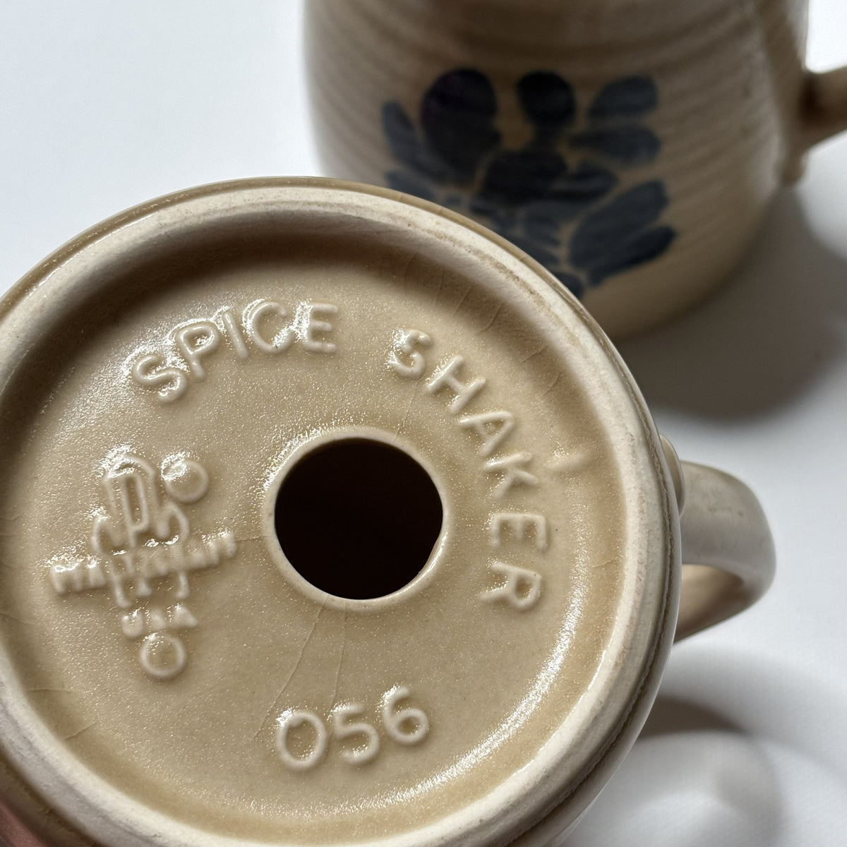 Vintage Pfaltzgraff Folk Art Stoneware Spice Shaker 056