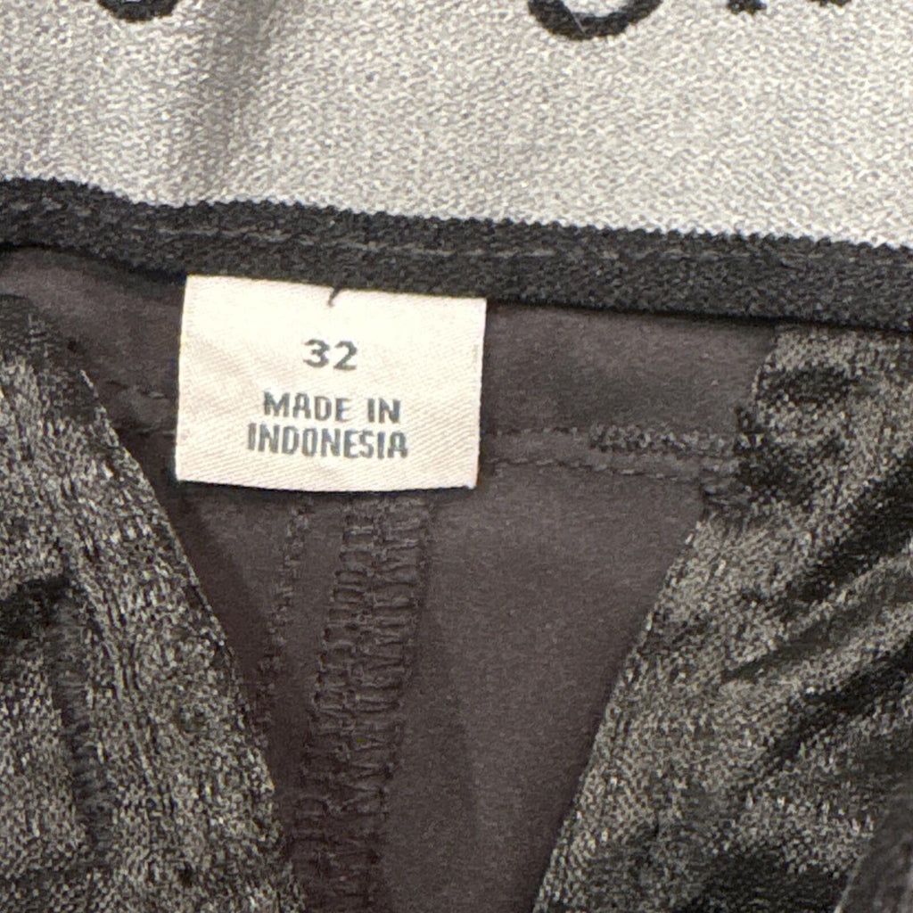 Orvis Black Cargo Shorts Men's Size 32 9" Inseam