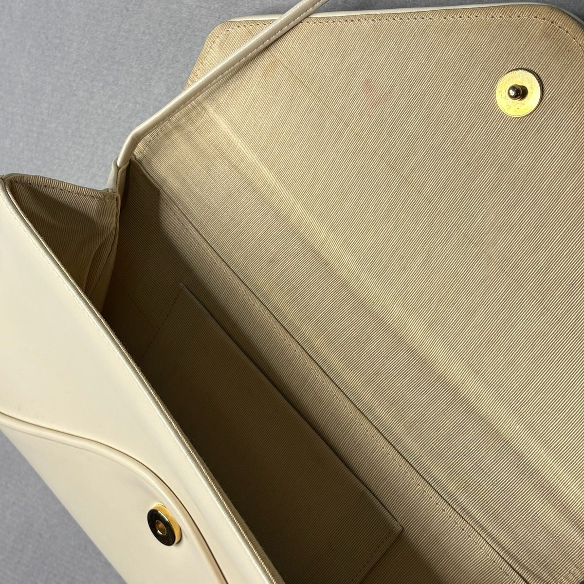 Elegant Vintage Cream Leather Envelope Shoulder Bag