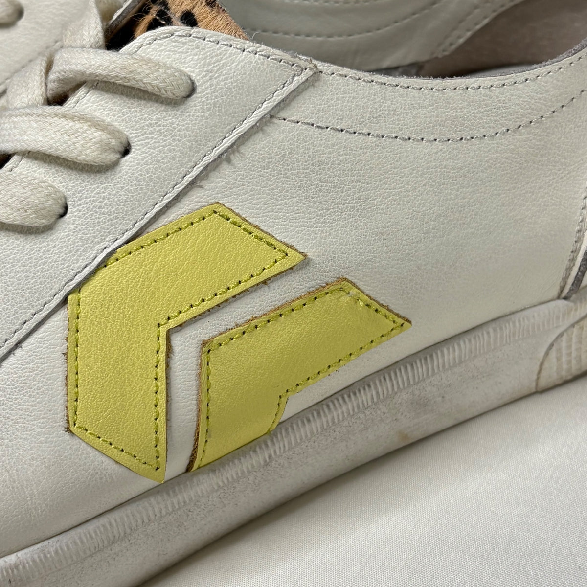 Dolce Vita Women's Size 8.5 White Leather Sneakers with Spol