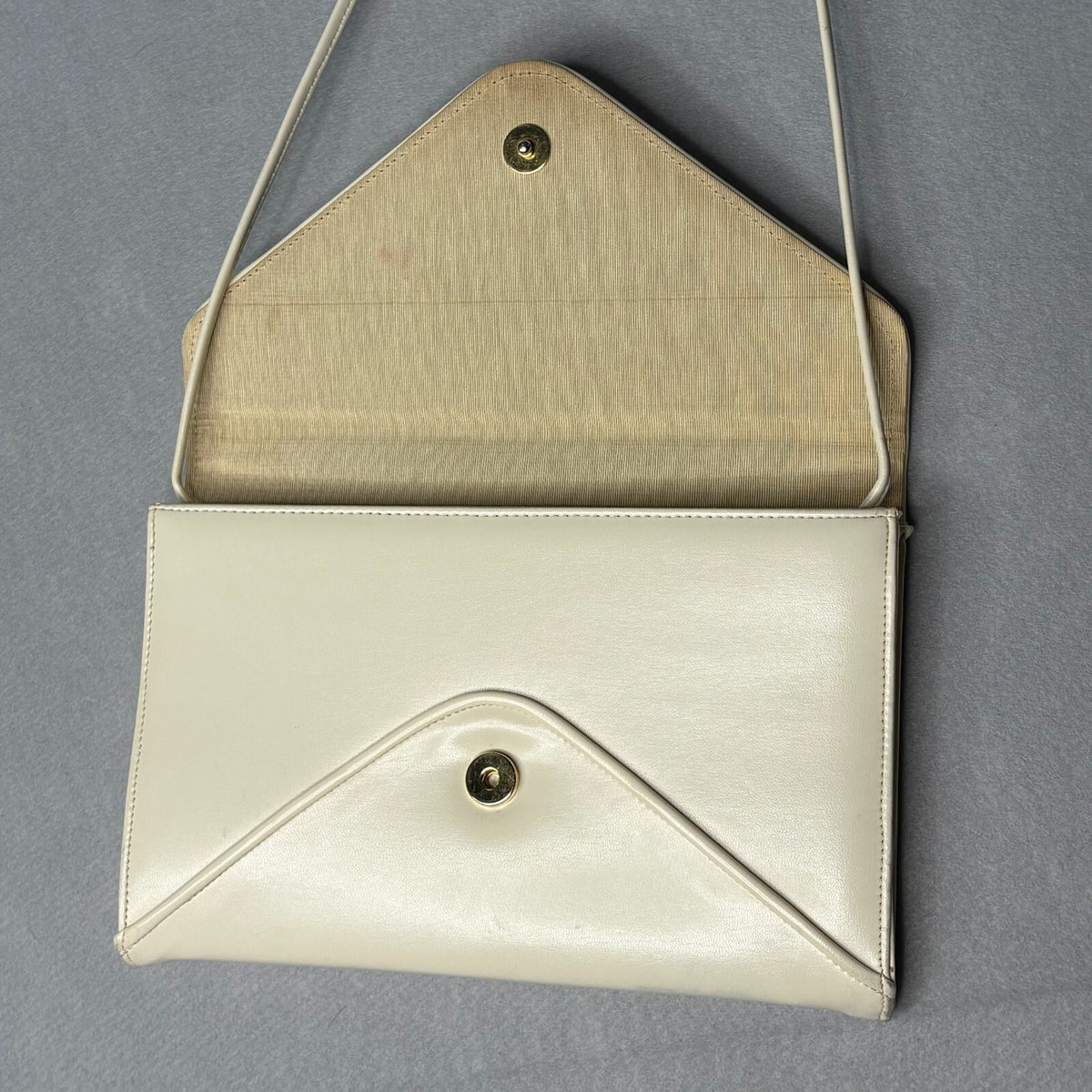 Elegant Vintage Cream Leather Envelope Shoulder Bag