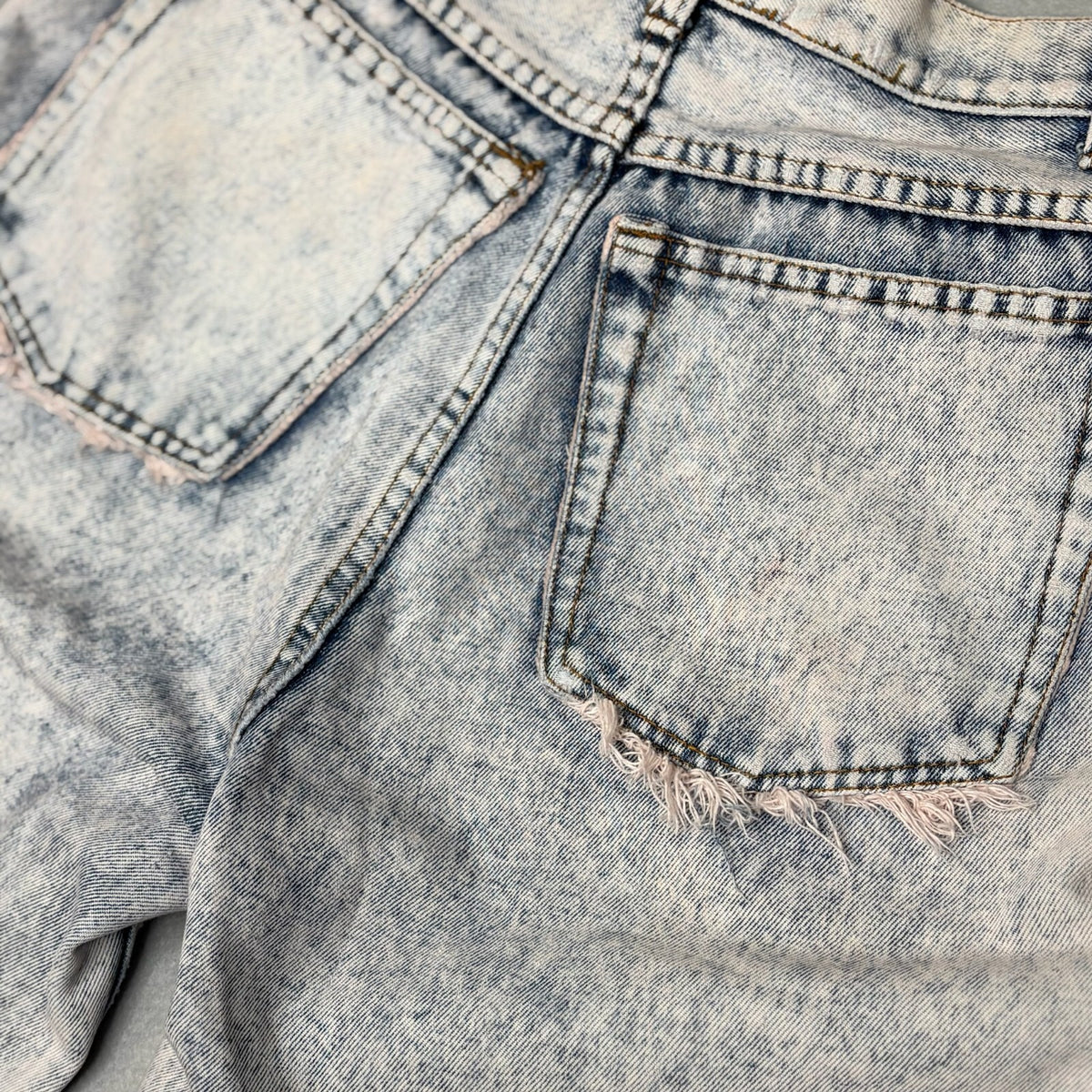 Vintage Crayon Acid Wash Denim Shorts Size 11/28 with Frayed