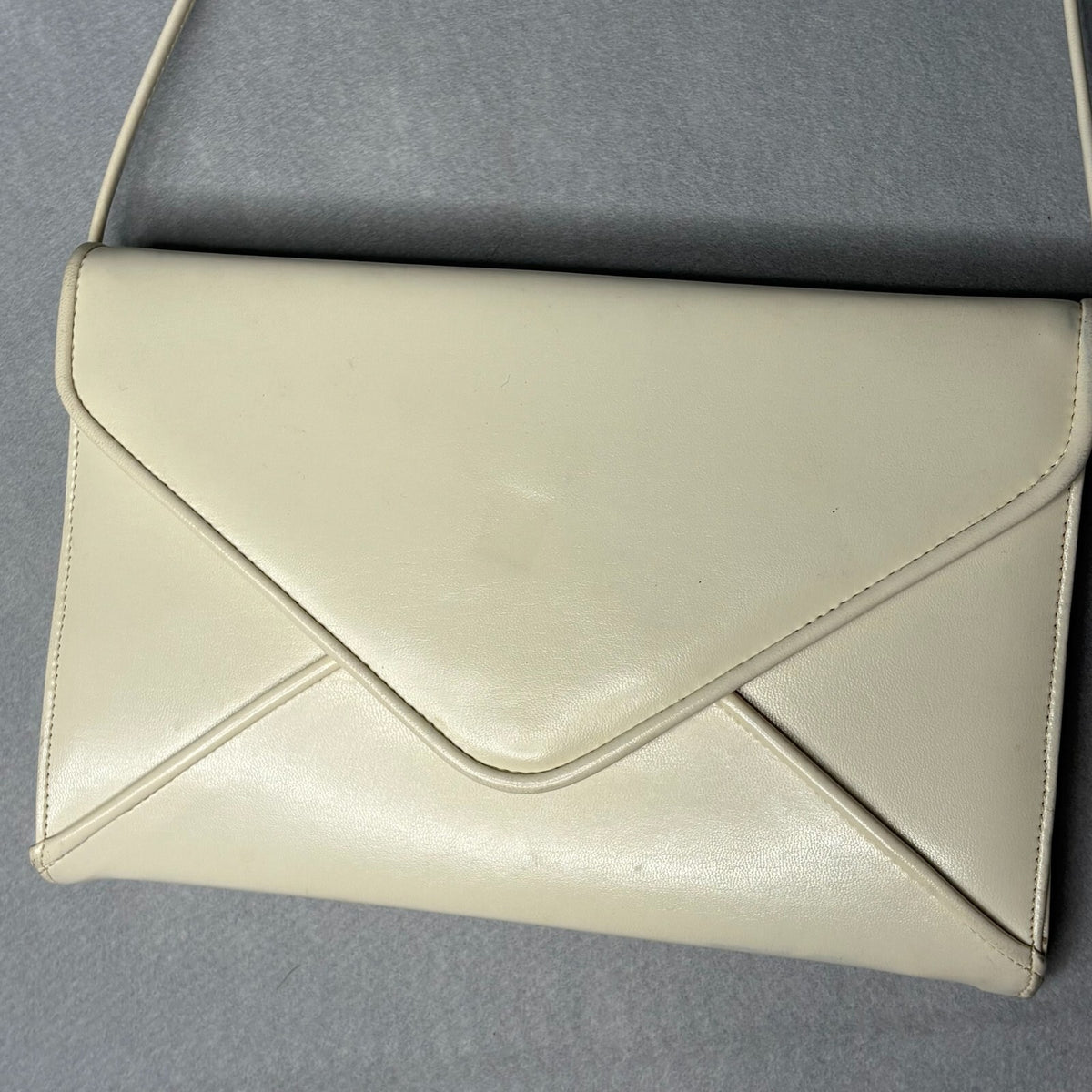 Elegant Vintage Cream Leather Envelope Shoulder Bag