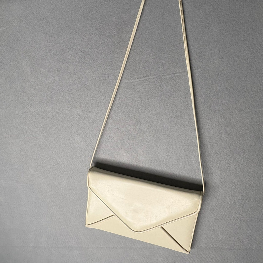 Elegant Vintage Cream Leather Envelope Shoulder Bag