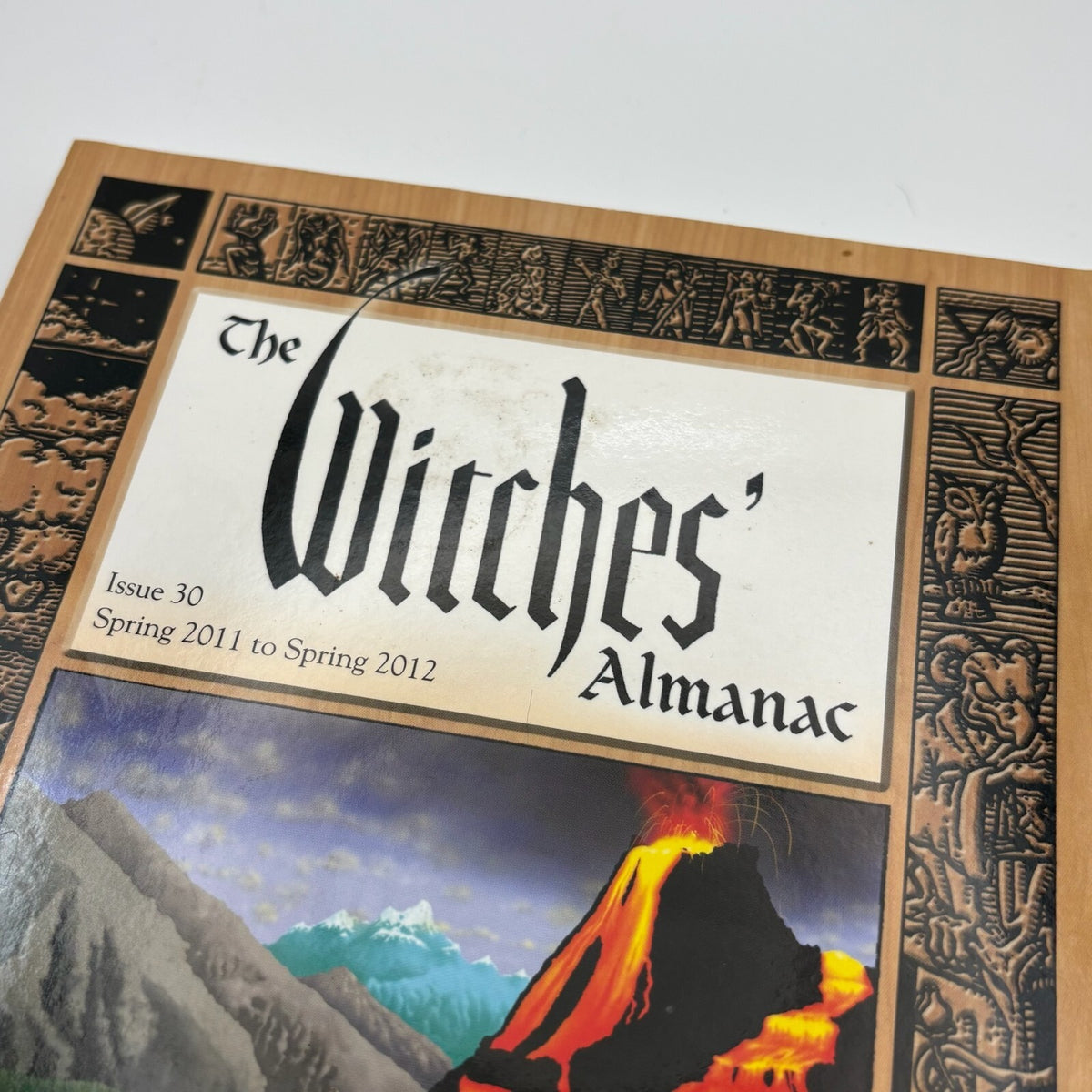The Witches' Almanac Issue 30 Spring 2011 to Spring 2012 - Stones and the Powers