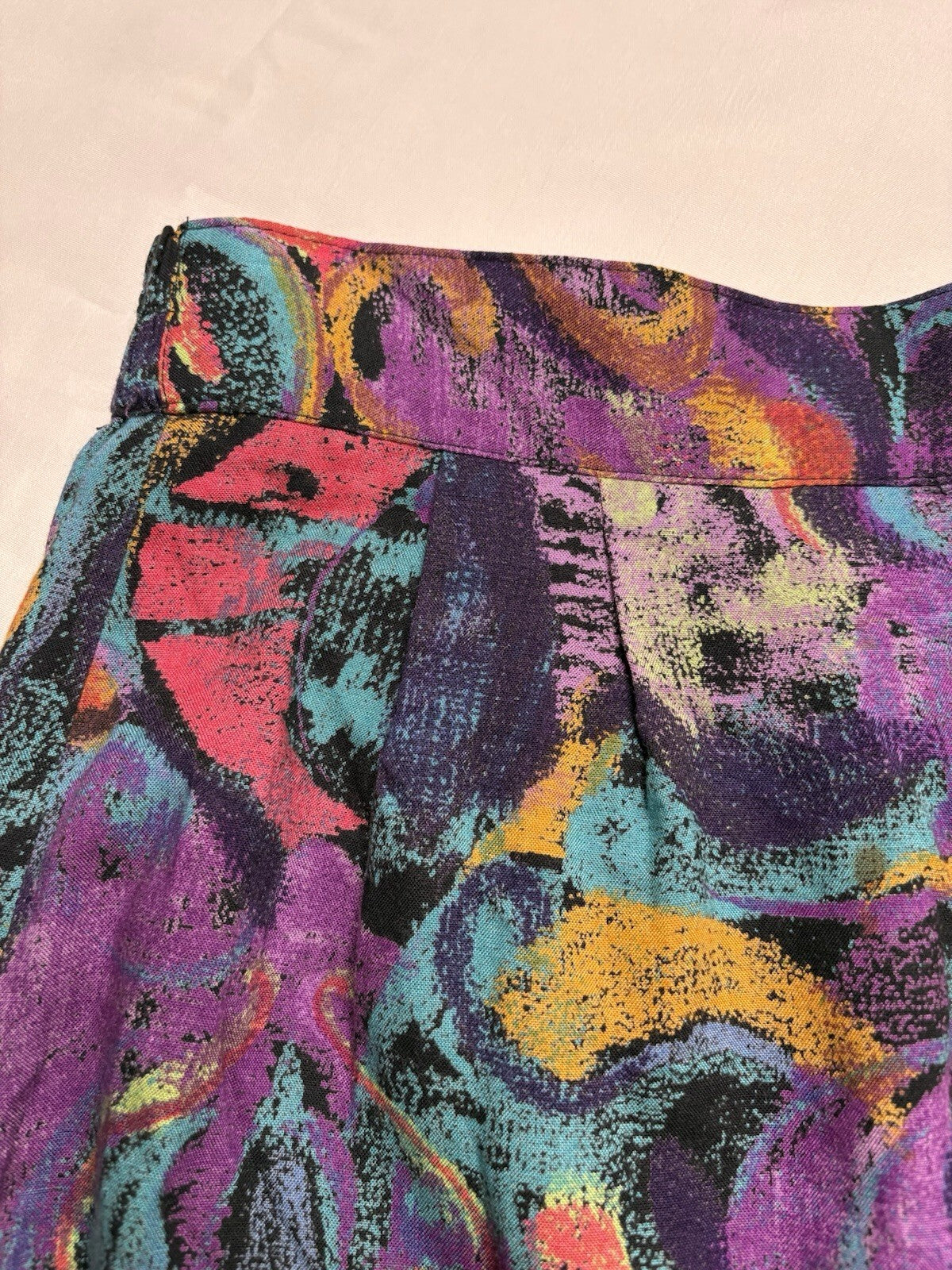 Vintage City Girl California 80s/90s Colorful Abstract Midi