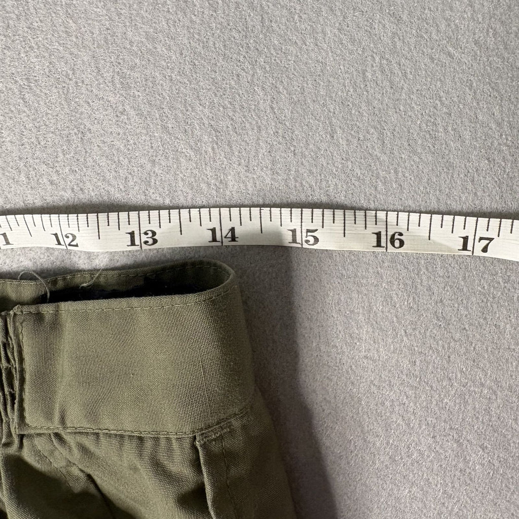 Van Heusen Sportswear Men's Olive Green Shorts Size M 34-36